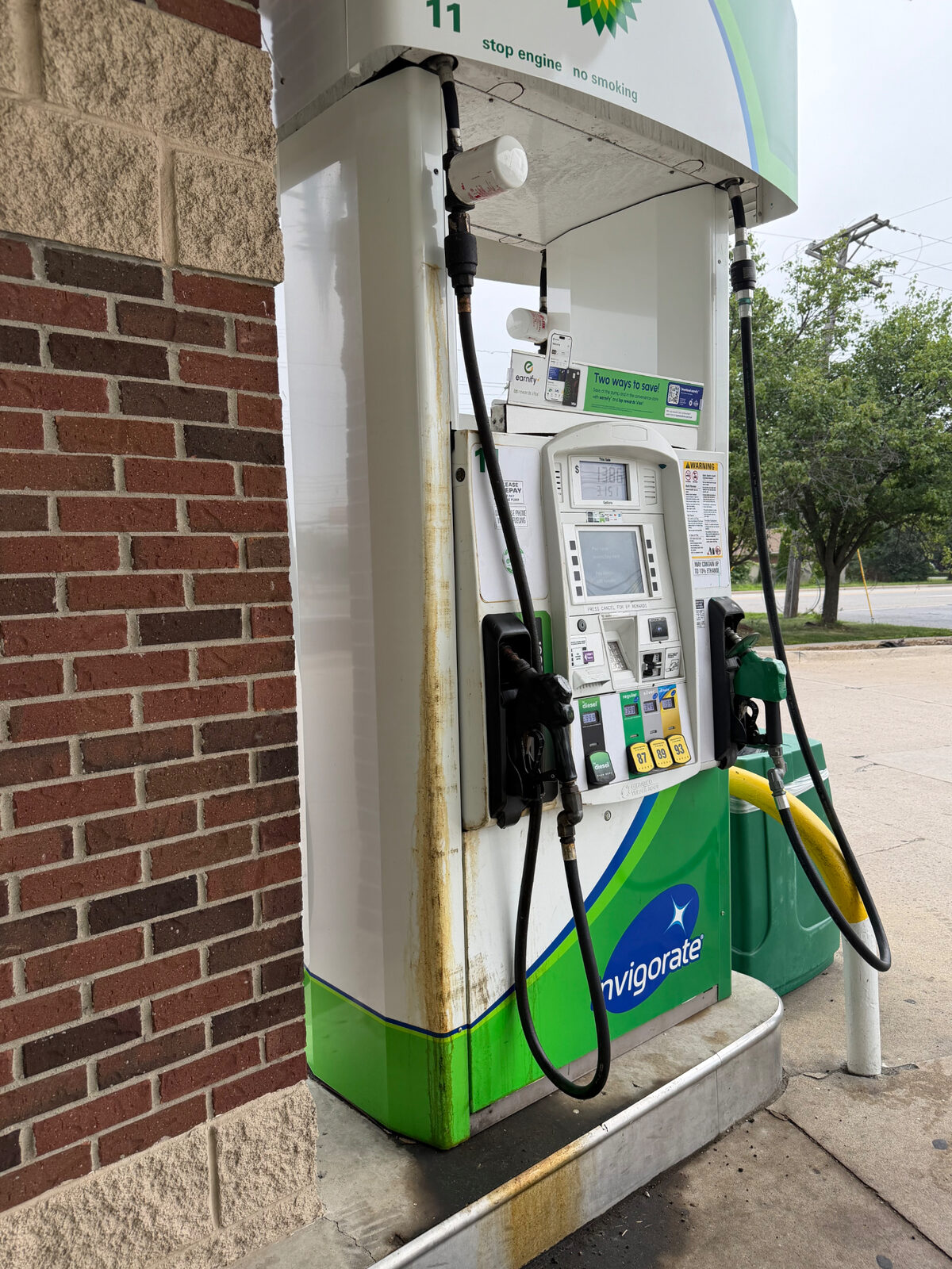 BP Invigorate pump 11 — before FuelMark cleaning